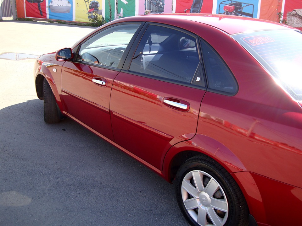 Chevrolet Lacetti Red заднее стекло