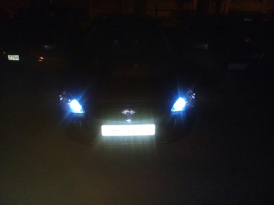 Диодные лампочки в габариты — Lada Приора седан, 1,6 л, 2013 года ...