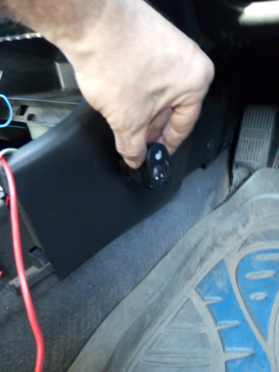 Подогрева сидений Емеля УК2. Часть 1 — Nissan Bluebird (U14), 1,8 л ...