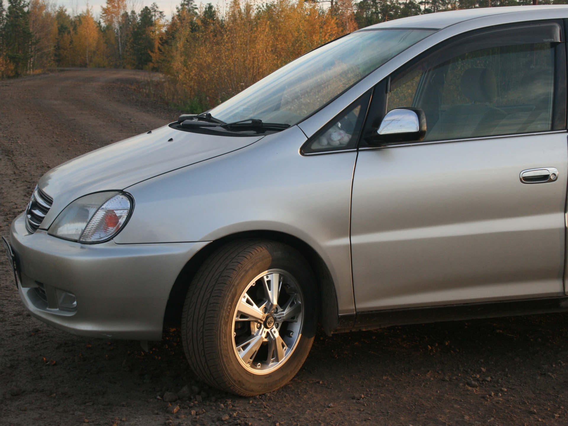 Toyota nadia. Тойота Надиа. Toyota Nadia drive2. Диски для Toyota Nadia. Toyota Nadia turning.