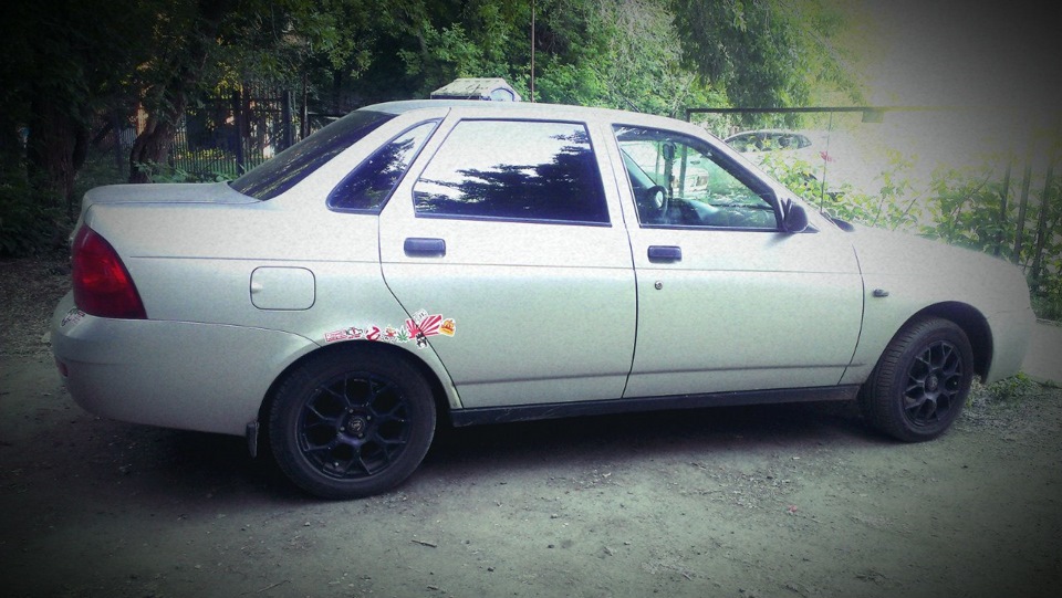 Шаг третий. (Повторители, шины и диски) — Lada Приора седан, 1,6 л ...