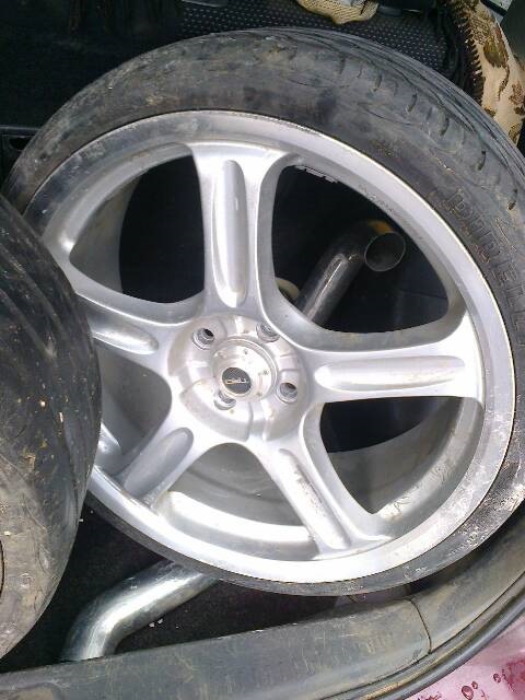 Народ помогите, у меня есть трофейные диски R-18, 4х100, резина 215х35 ...