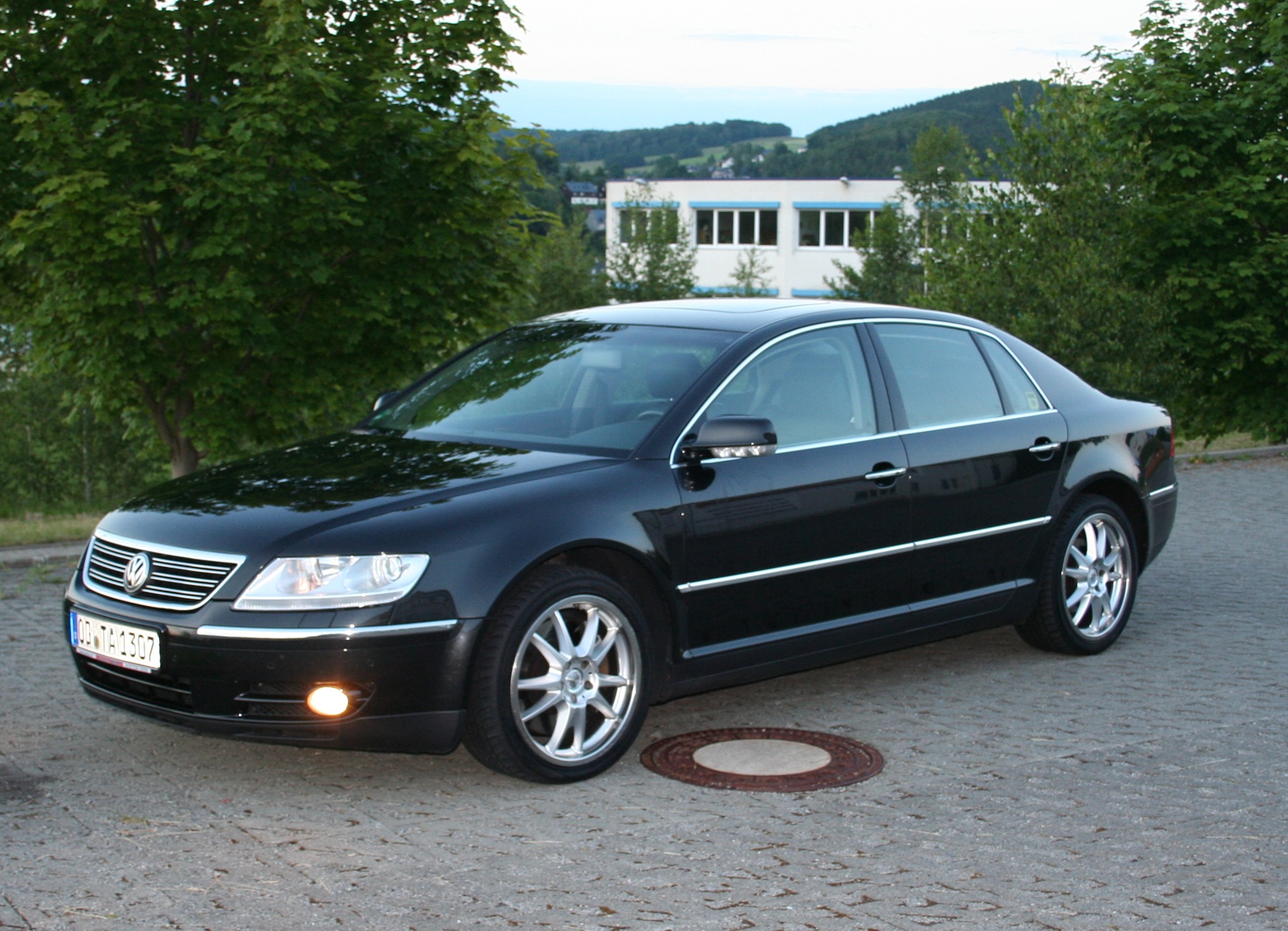 Фаэтон отзывы. Фольксваген Фаэтон 2008. Phaeton 2005. Phaeton 1998. VW Phaeton 2013.