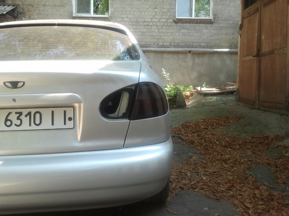 Растонировка задних фонарей — Daewoo Lanos, 1,5 л, 2002 года | своими ...