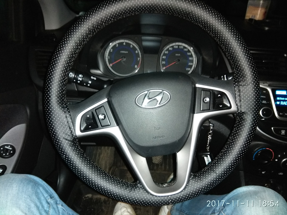 Поправил оплетку на руле + заменил свечи на NJK — Hyundai Solaris, 1,6 ...