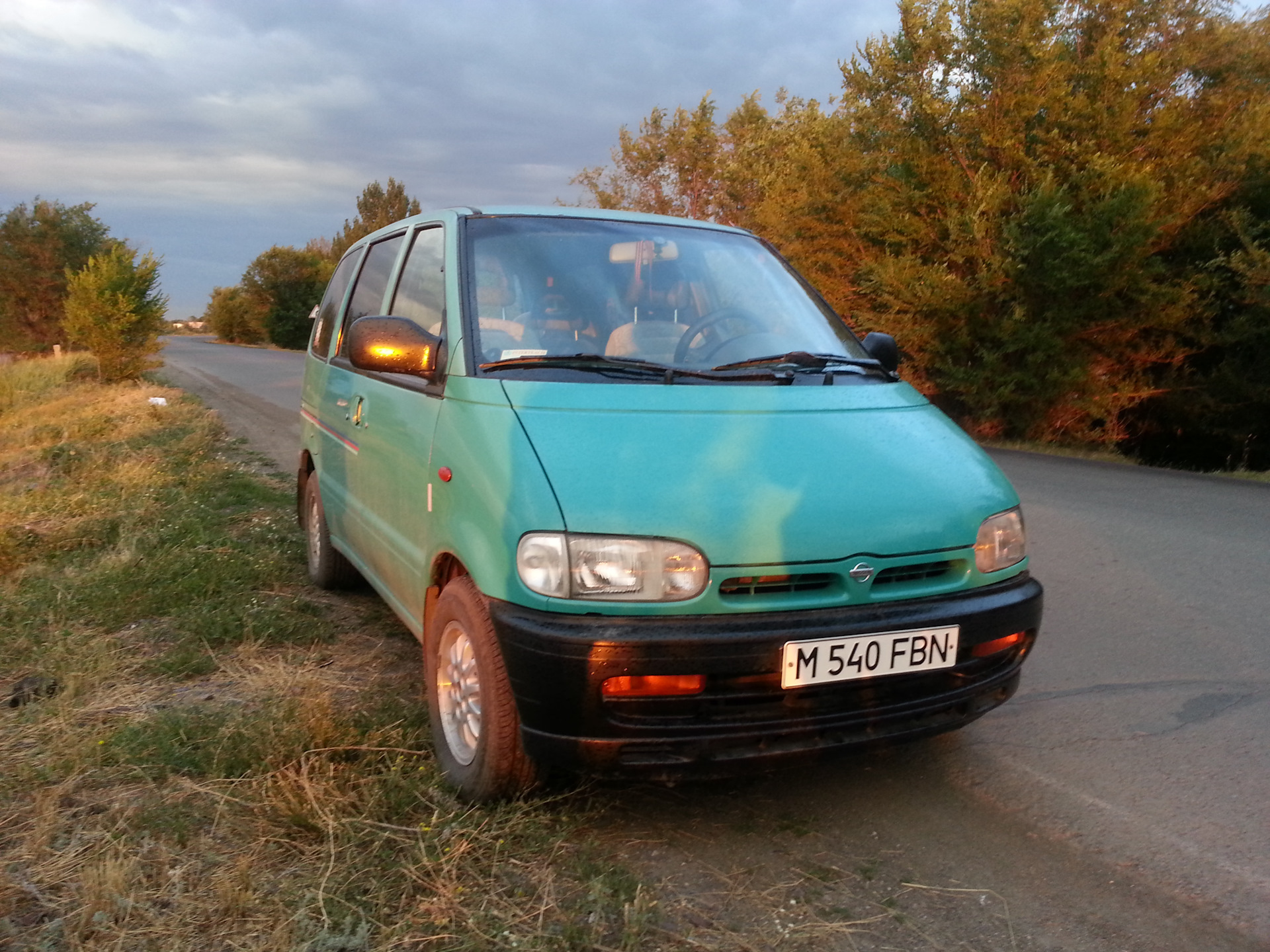 Nissan Serena c23 2001