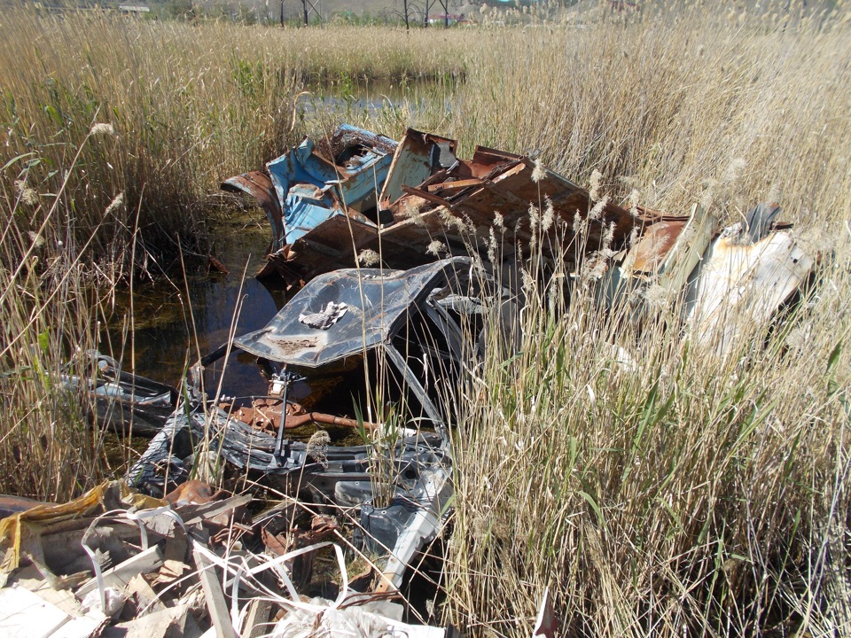 машина в болоте