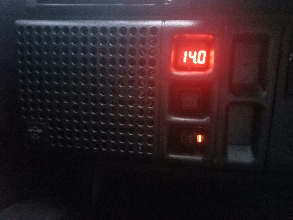 Вольтметр вместо кнопки — Lada 21099, 1,5 л, 1999 года | аксессуары ...