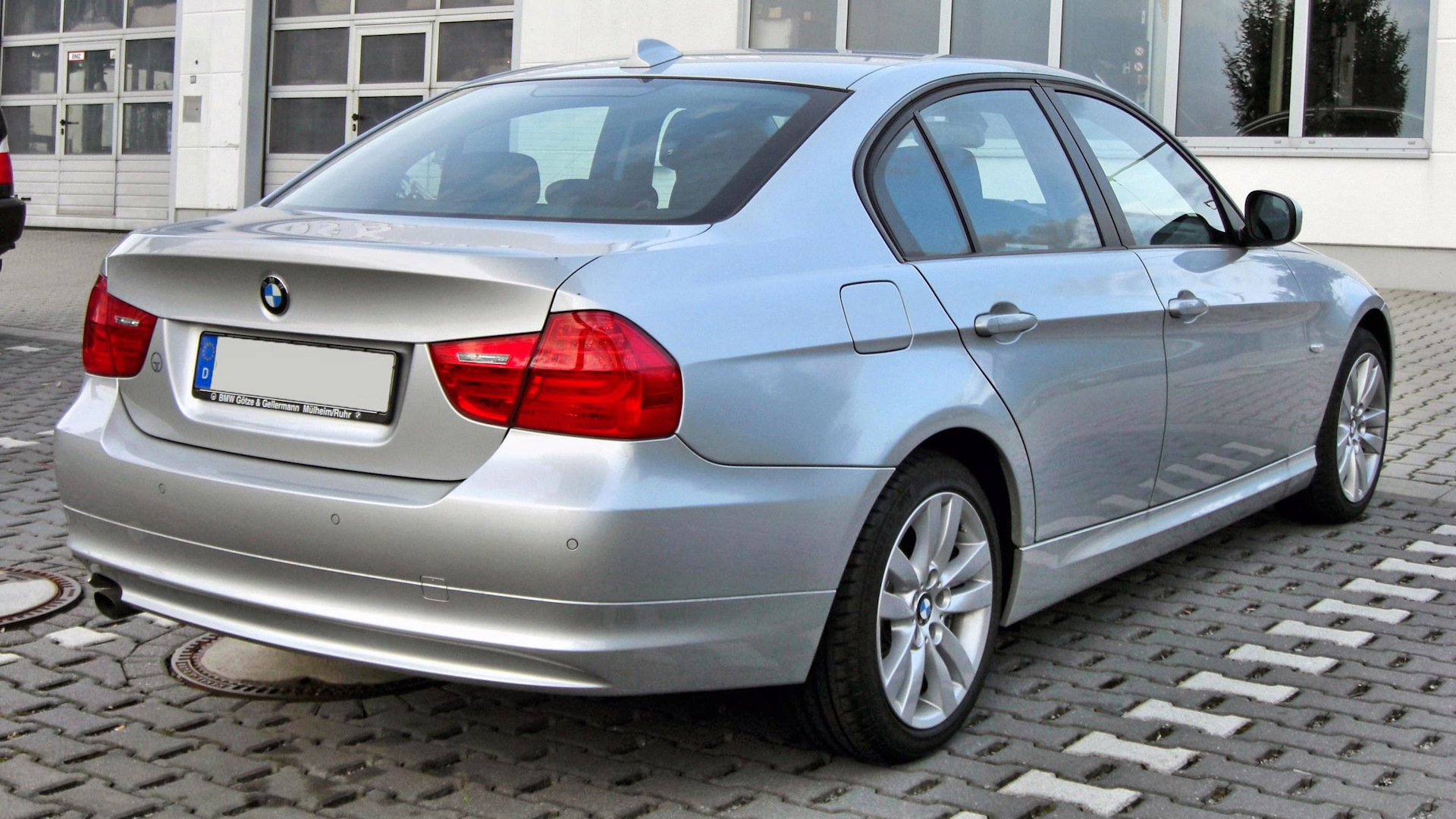 Бмв е90 дизель 2.0. BMW 3 e90 2009. БМВ е90 2008. BMW e90 Facelift. БМВ е90 335d.