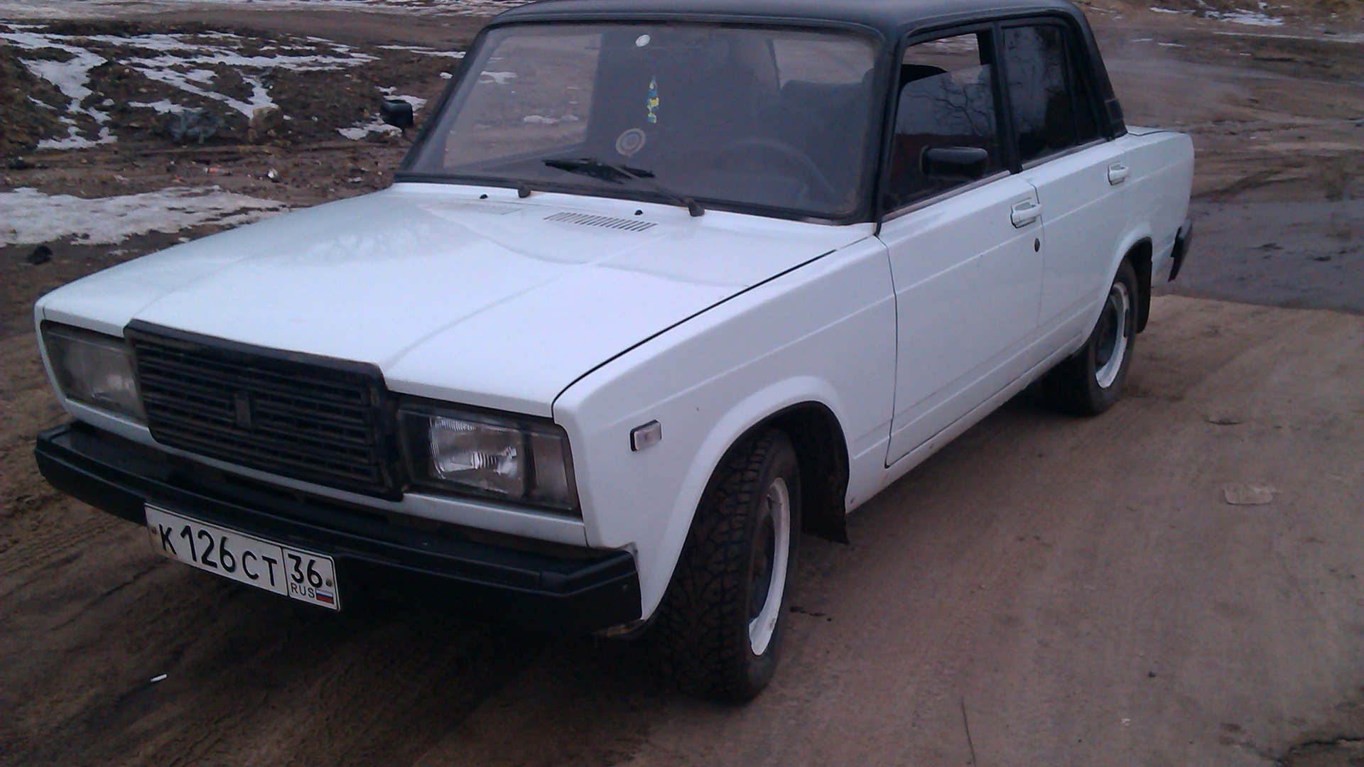 Lada 21070 1.5 бензиновый 2001 | Черно-белый TaZzz на DRIVE2