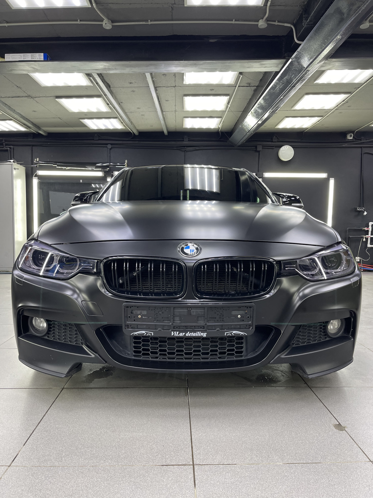 BMW f30 черный сатин