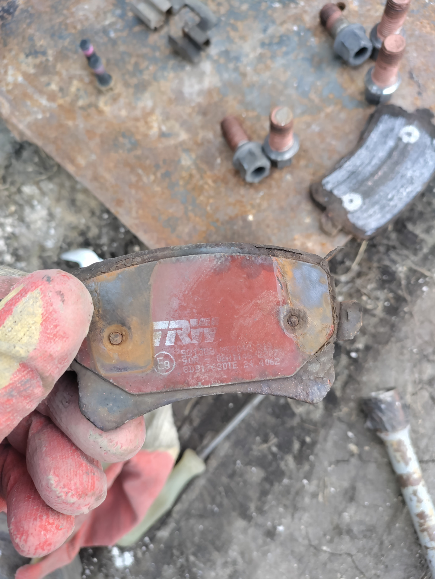 Очередное ТО или как быстро стерлись задние колодки TRW — Volkswagen ...