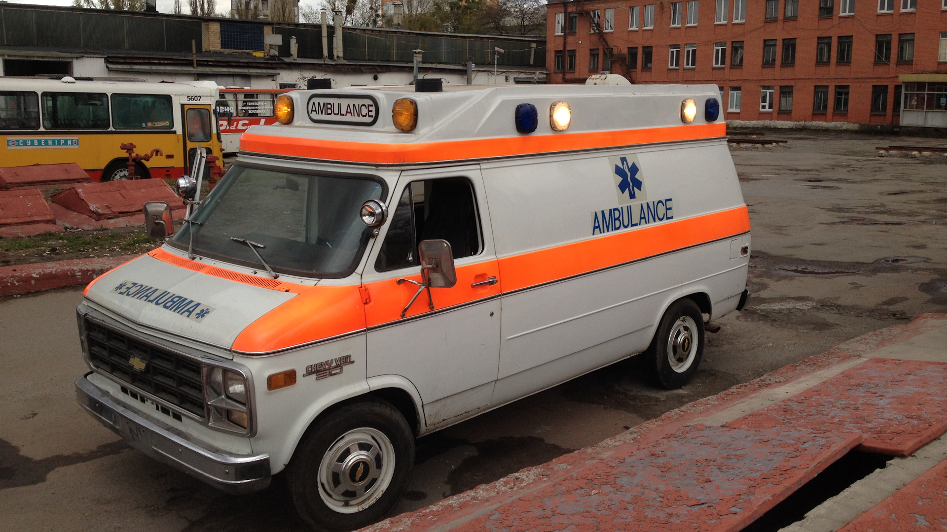 Chevrolet Van (3G) 4.8 бензиновый 1978 | USA Ambulance на DRIVE2