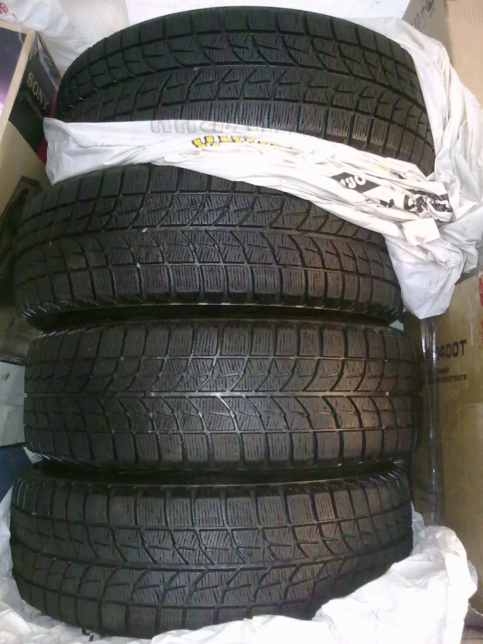 Продаю Зимнюю резину Bridgestone на дисках R14 — Toyota Corolla (110 ...