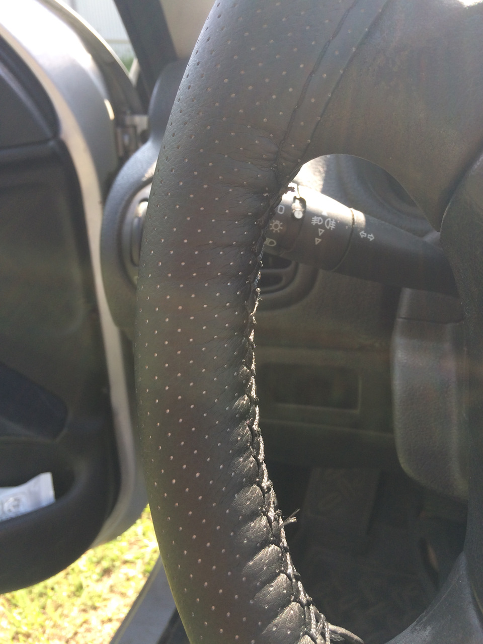 Установка оплетки на руль — Peugeot 206, 1,4 л, 2002 года | своими ...