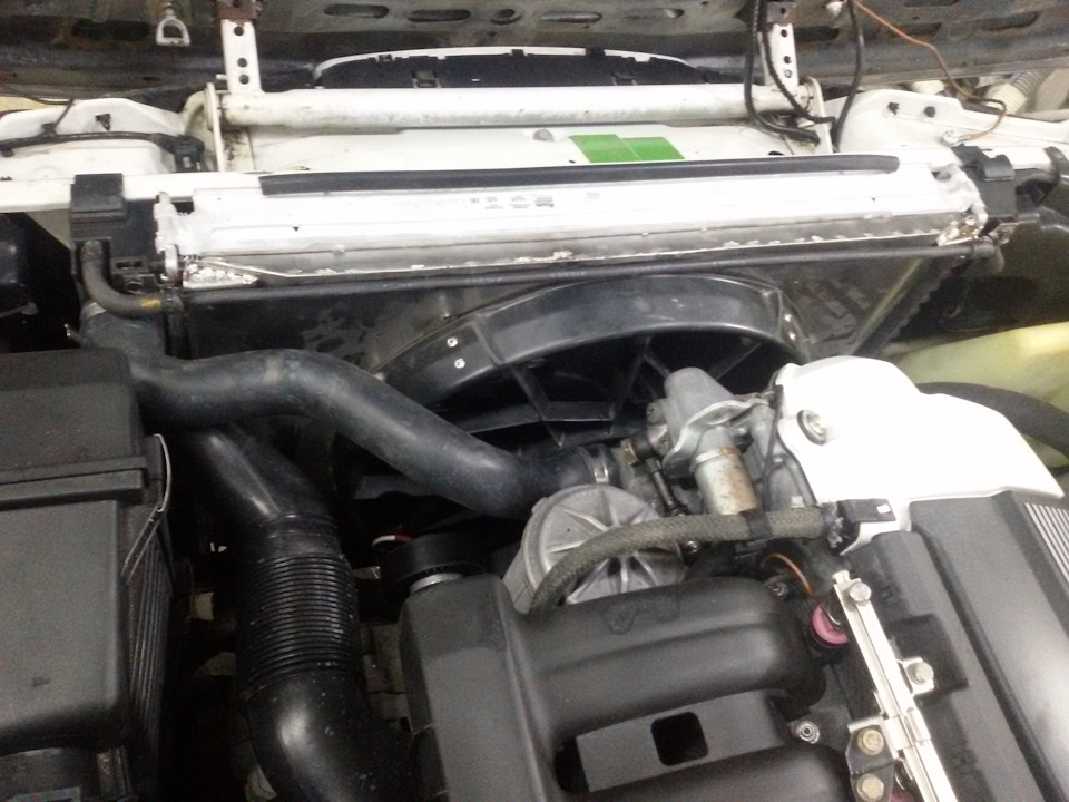 резистор ставить к вентилятору, он сильно греется — BMW 5 series (E34)