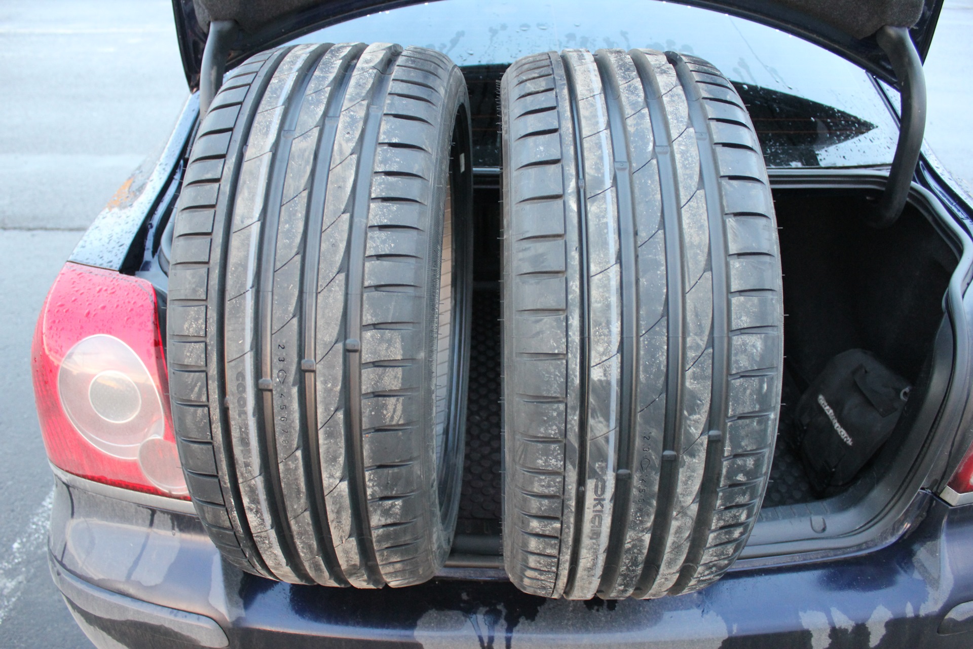 Резина нокиан 18. Nordman SX 225/45 r17. Nokian Nordman SZ 225.40.18. Шины Nordman SZ 235/40 r18 95w. 225/45 R18 Nordman sz2 95w XL.