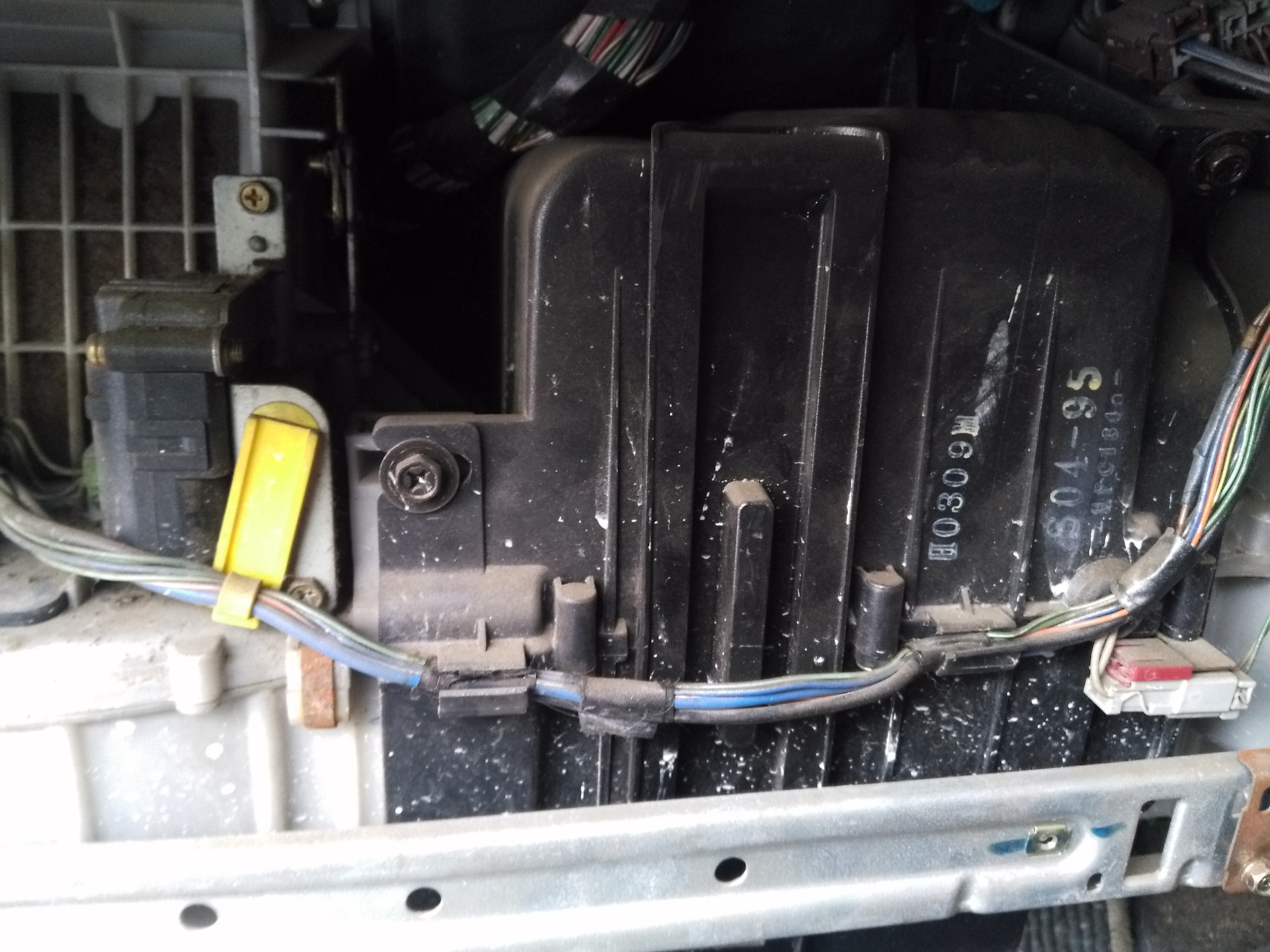 W212 слабый поток воздуха печки. трубки радиатора печки бмв е34. слабый поток воздуха из печки. корпус печки mitsubishi galant 8 фильтр. слабый поток.