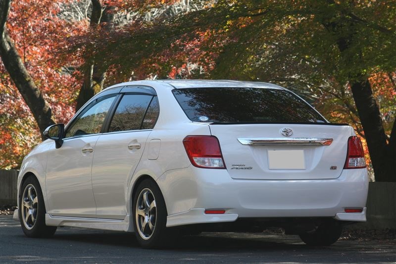 toyota corolla axio 2012