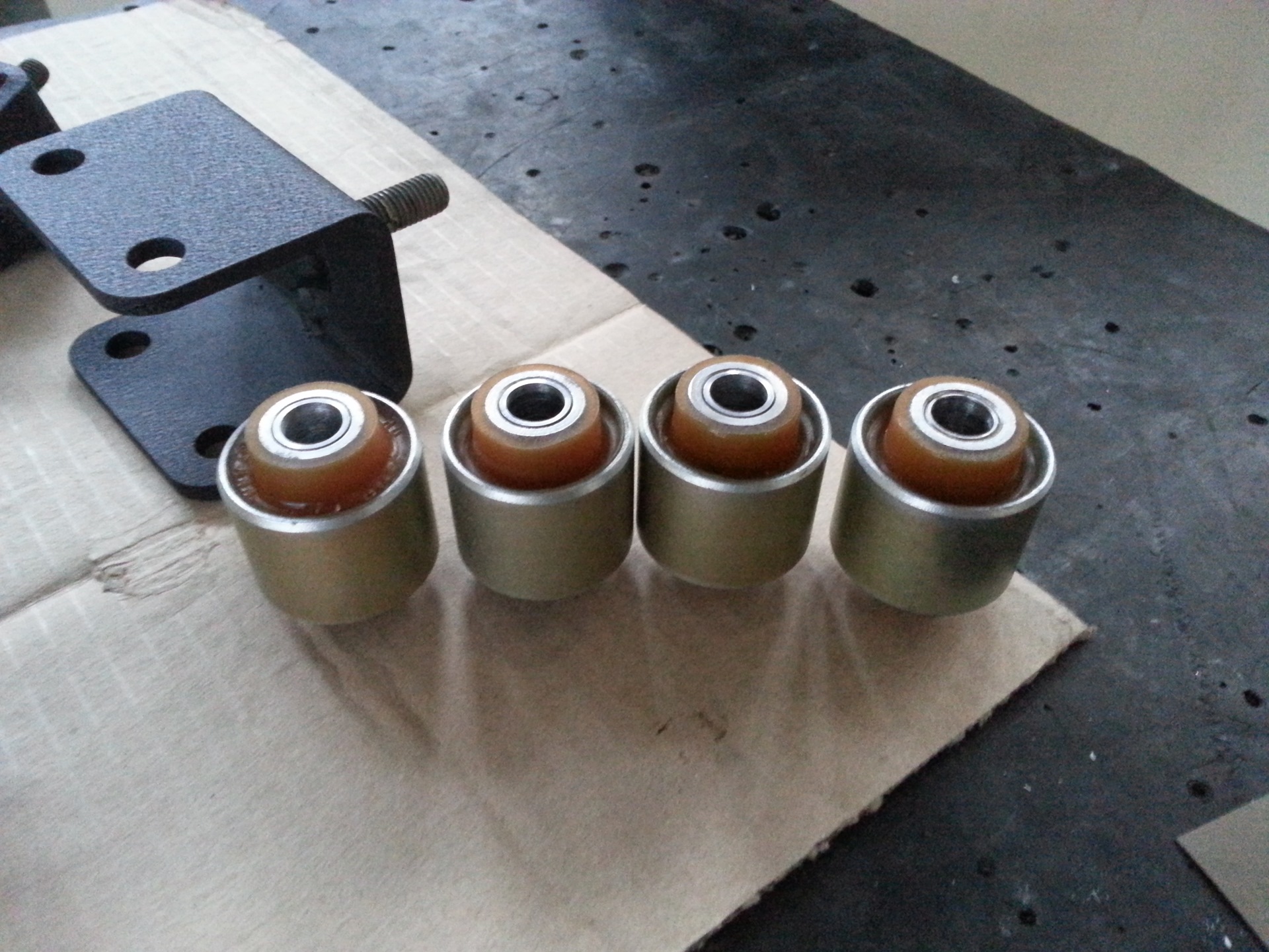 Кастомные опоры. Кастомные опоры. Ролик сиденья наконечник опоры 2110-6814270 завод. Ролик сиденья наконечник опоры 2110-6814270 завод. Кастомные опоры.