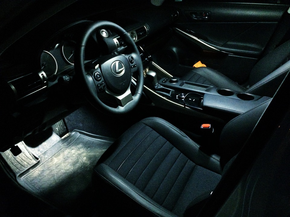 Фото в бортжурнале Lexus IS III