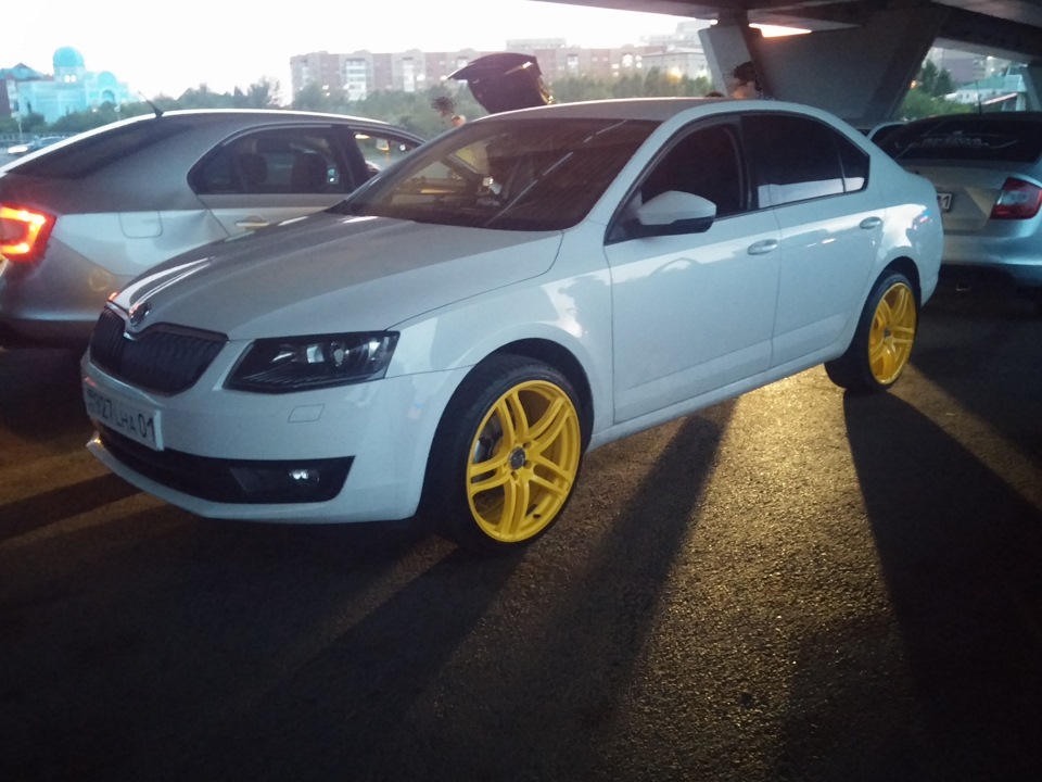 AVS Model T5 — Skoda Octavia A7 Mk3, 1,4 л, 2014 года | колёсные диски ...