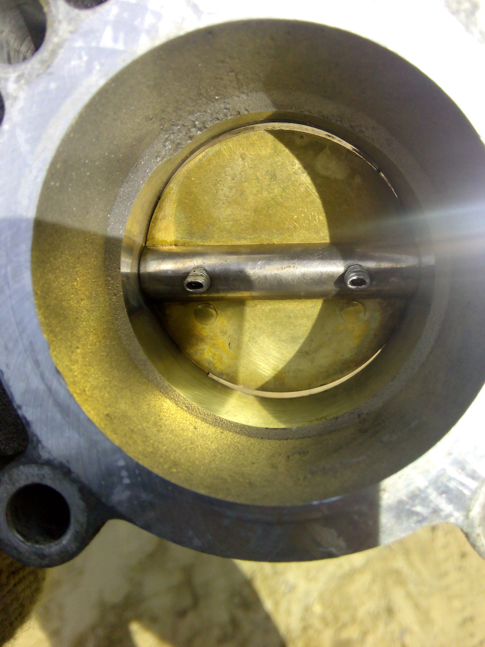 Чистка дросселя — Ford Focus II Hatchback, 1,6 л, 2007 года | своими ...