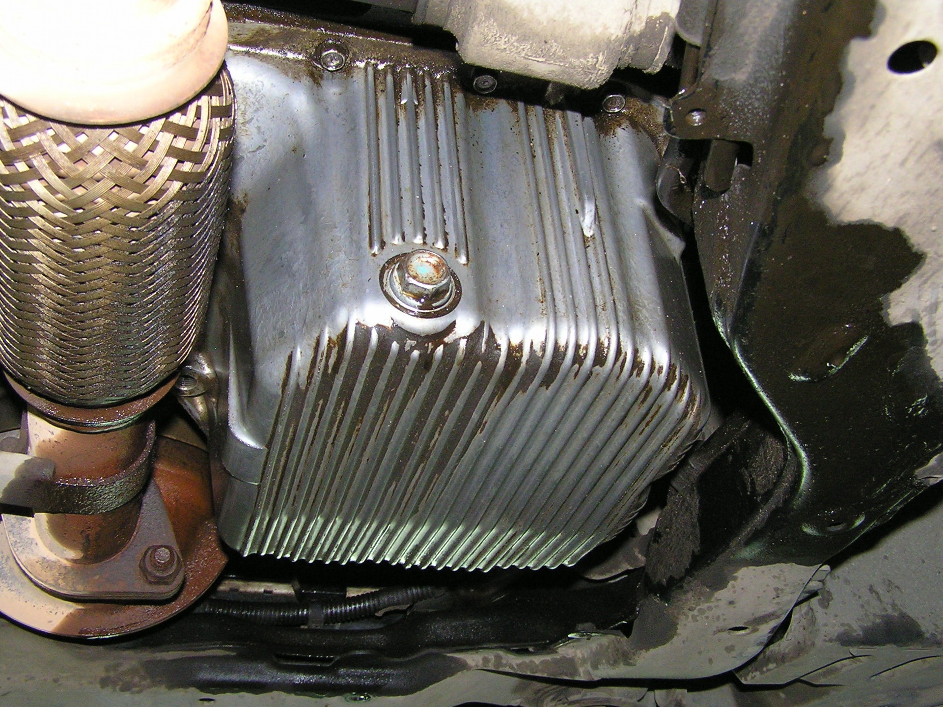 Пробка в масляный поддон aat. Подтекает пробка поддона. 5. 6. Подтекает пробка поддона.