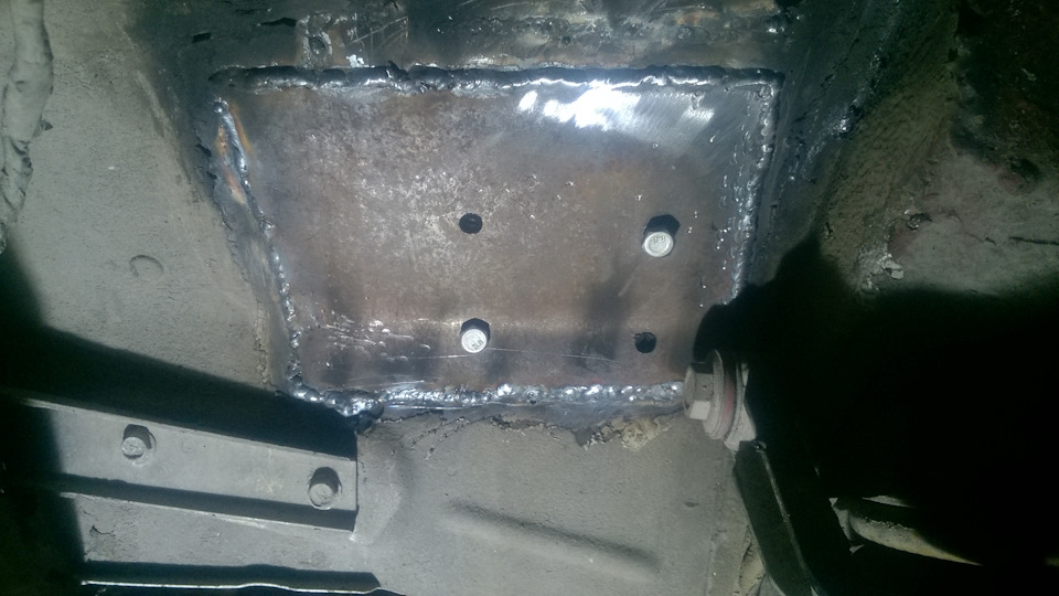 беда! лопнул металл где крепится амортизатор — LADA 21063, 1,5 л., 2000 ...