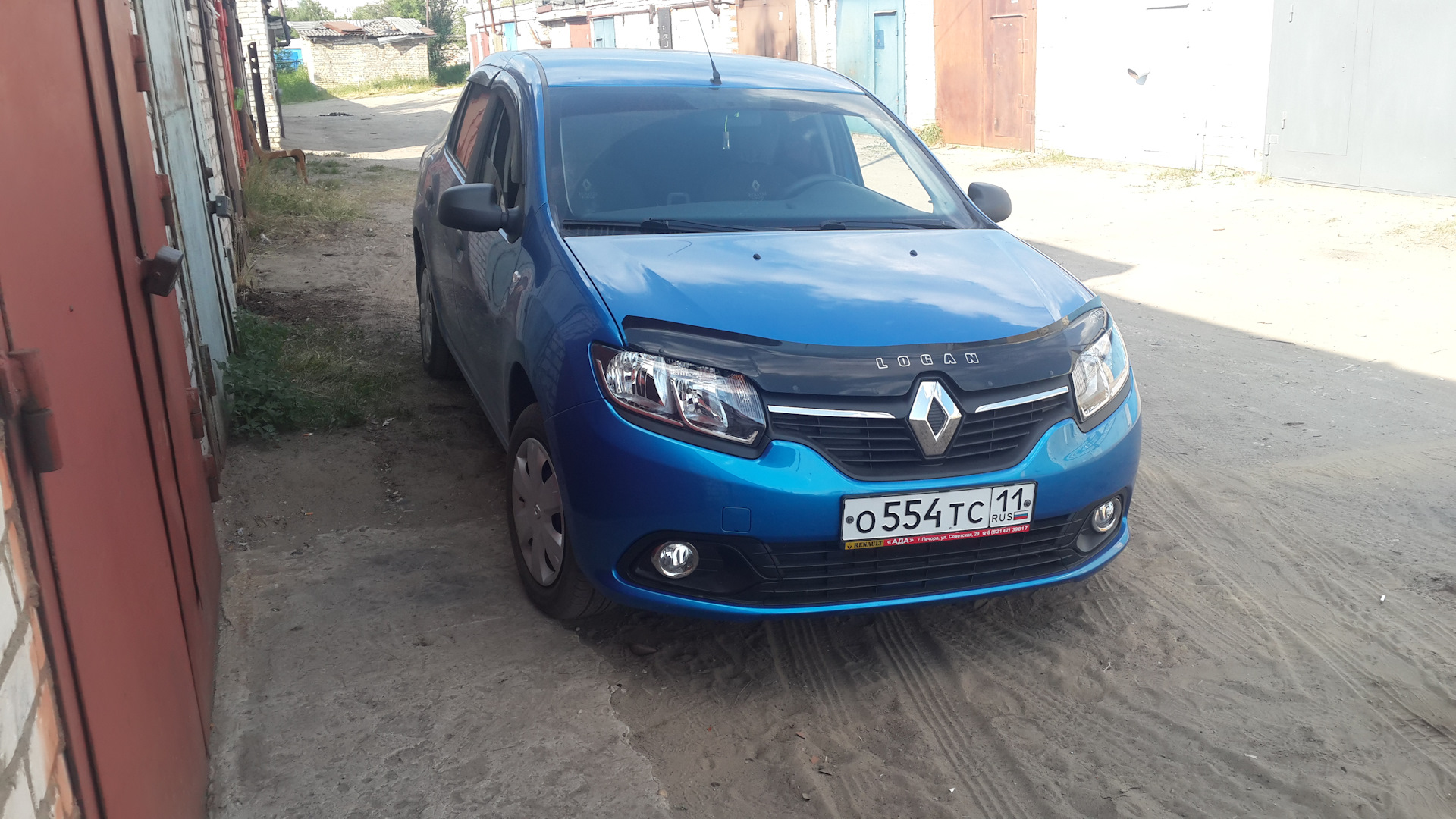 Renault Logan (2G) 1.6 бензиновый 2014 | лазурь на DRIVE2