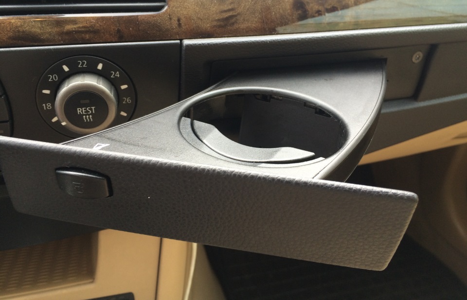 Подстаканники — BMW 5 series (E60), 3 л, 2004 года | своими руками | DRIVE2