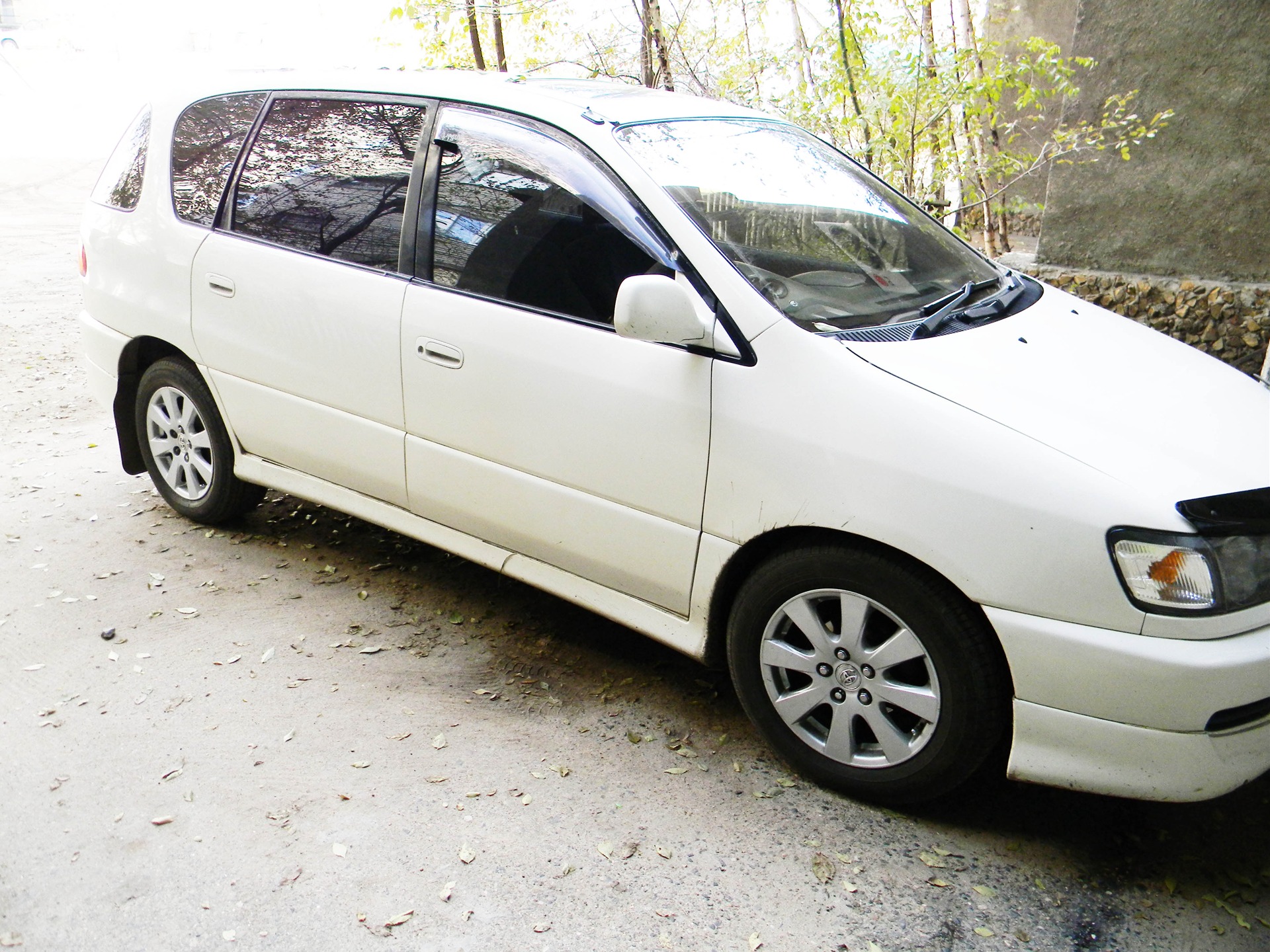   16 Toyota Ipsum 20 1998