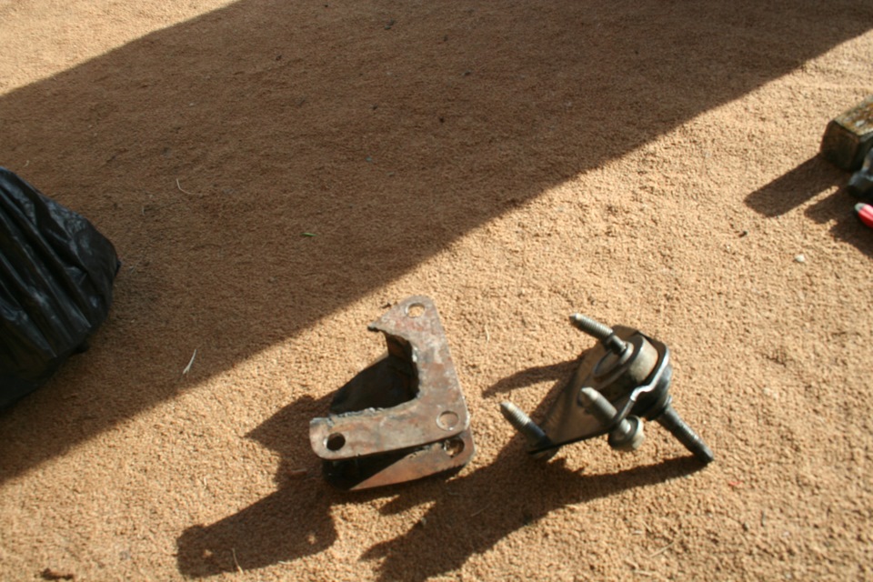 пришло время проставить бумеранг…сменить ссайлентблоки и заменить овалы ...