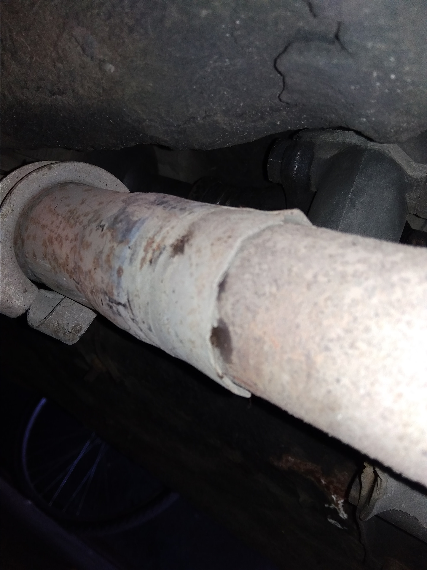 6. соединитель глушителя и резонатора 2114. стык глушителя. герметизация глушителя. стыки выхлопной.