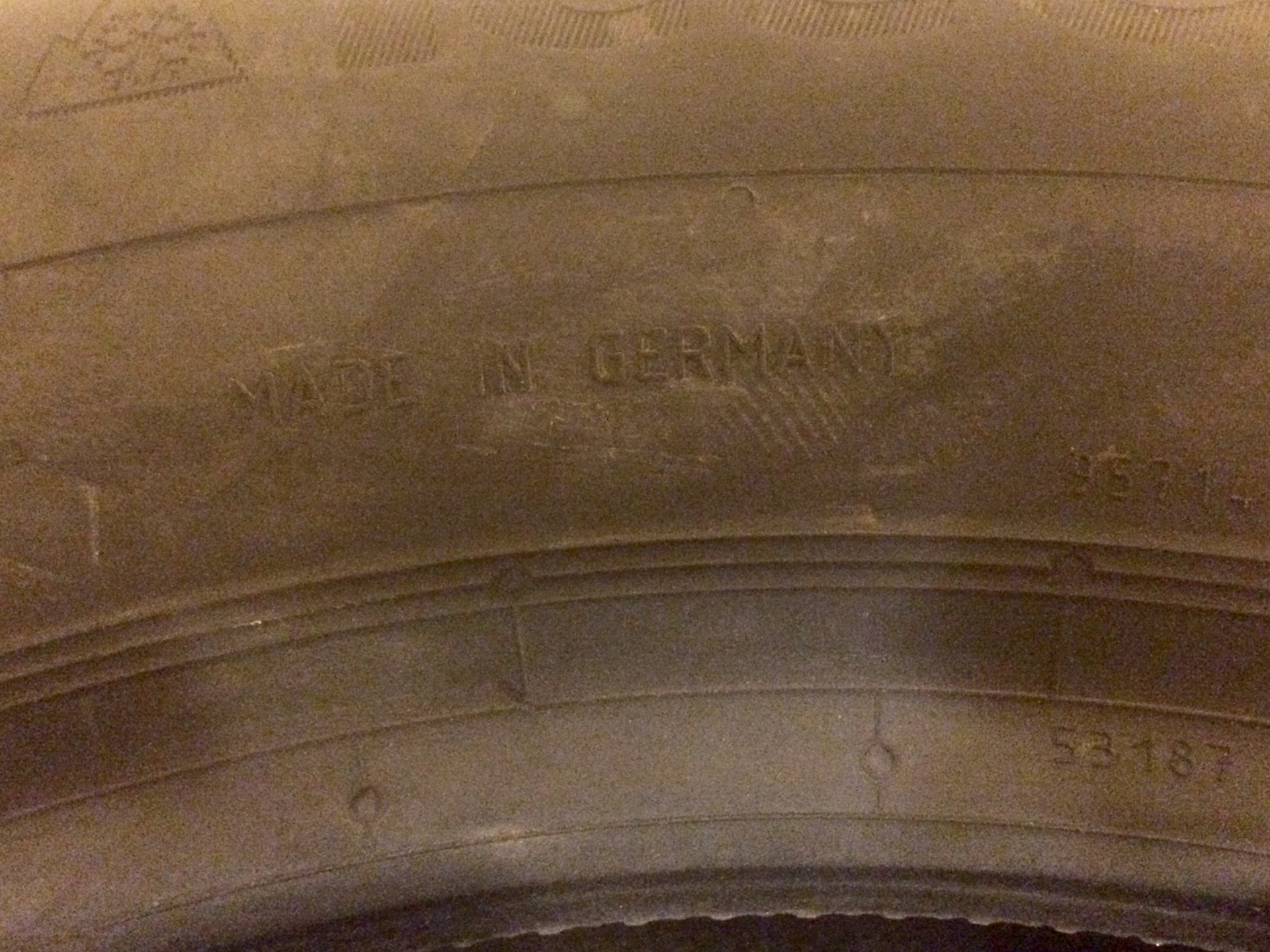 Новые тапки с гвоздями (Зимние шины) — Volvo S80 (2G), 1,6 л, 2010 года ...