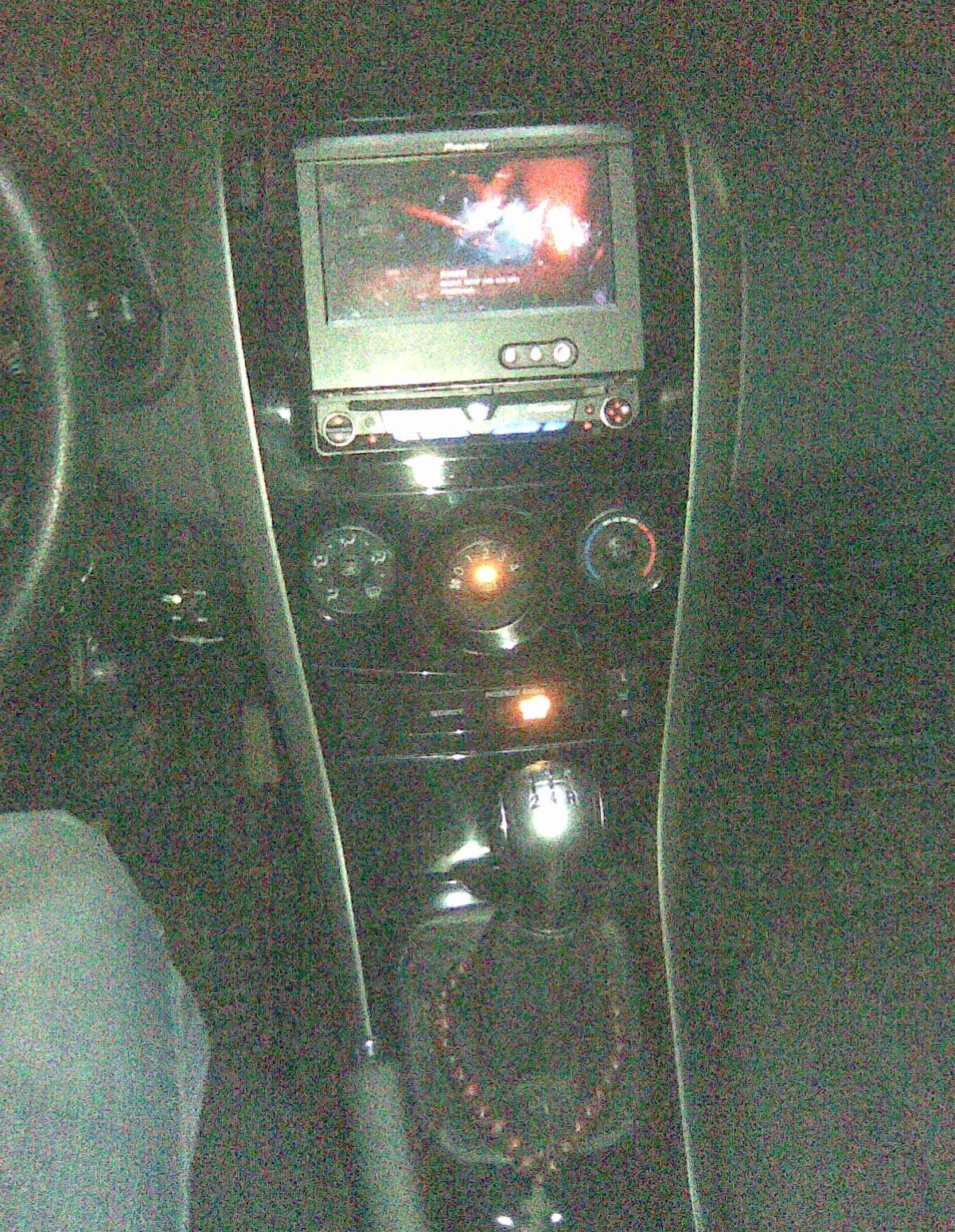 Pioneer 5700 and console and after carbon - Toyota Corolla 16 liter 2008
