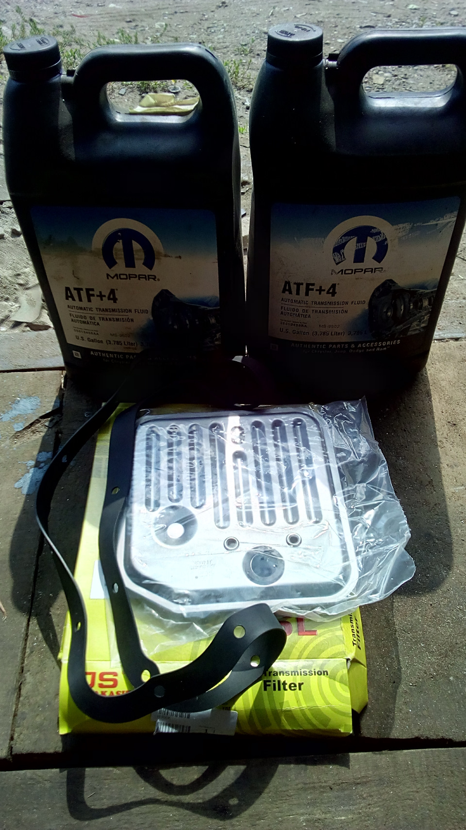 Фильтр АКПП JS ASAKASHI JT400K — фильтр встает, прокладка не подходит — Jeep Grand Cherokee (WJ). Запчасти на фото: JT400K