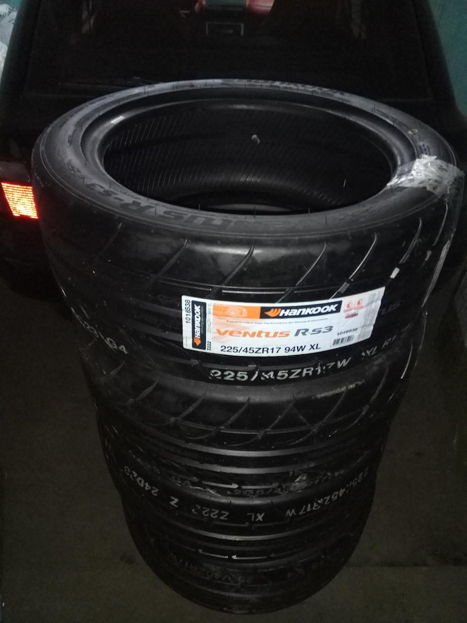 Почти как в Формуле 1 :) — BMW Z3. Запчасти на фото: B2082, Hankook K102 Ventus