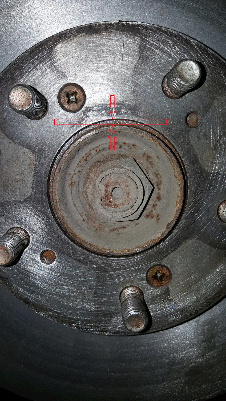 при установке выяснилось, что держать диск будут только шпильки. до ступицы 2-3 мм не достаёт. но это не беда) — Honda Civic 4D (8G)