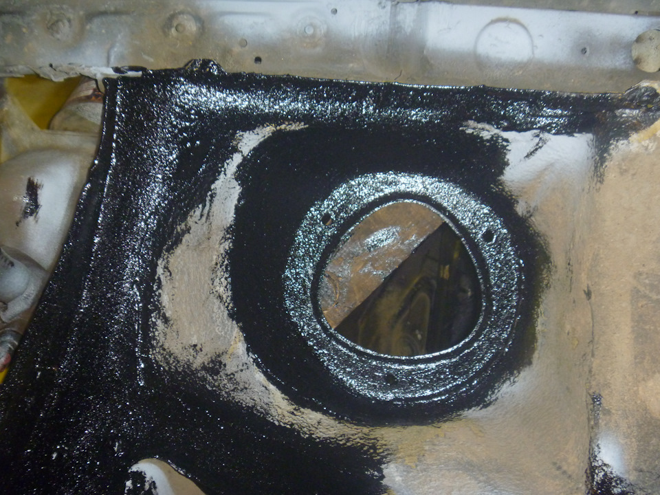 Антикор днища, арок и др. мест — Audi 100 (C3), 2 л, 1988 года | своими ...