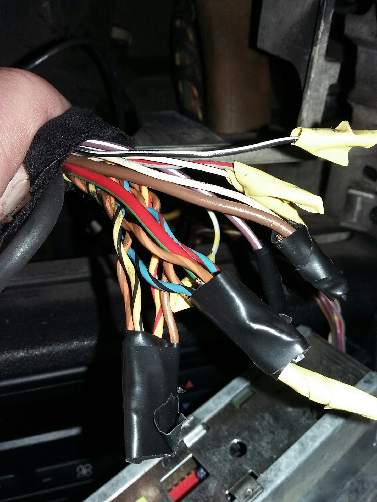 кнопки на руле бмв х5. кан шина бмв е39. е39 какой провод. Aux в bmw e38. E39 проводка мультируль.