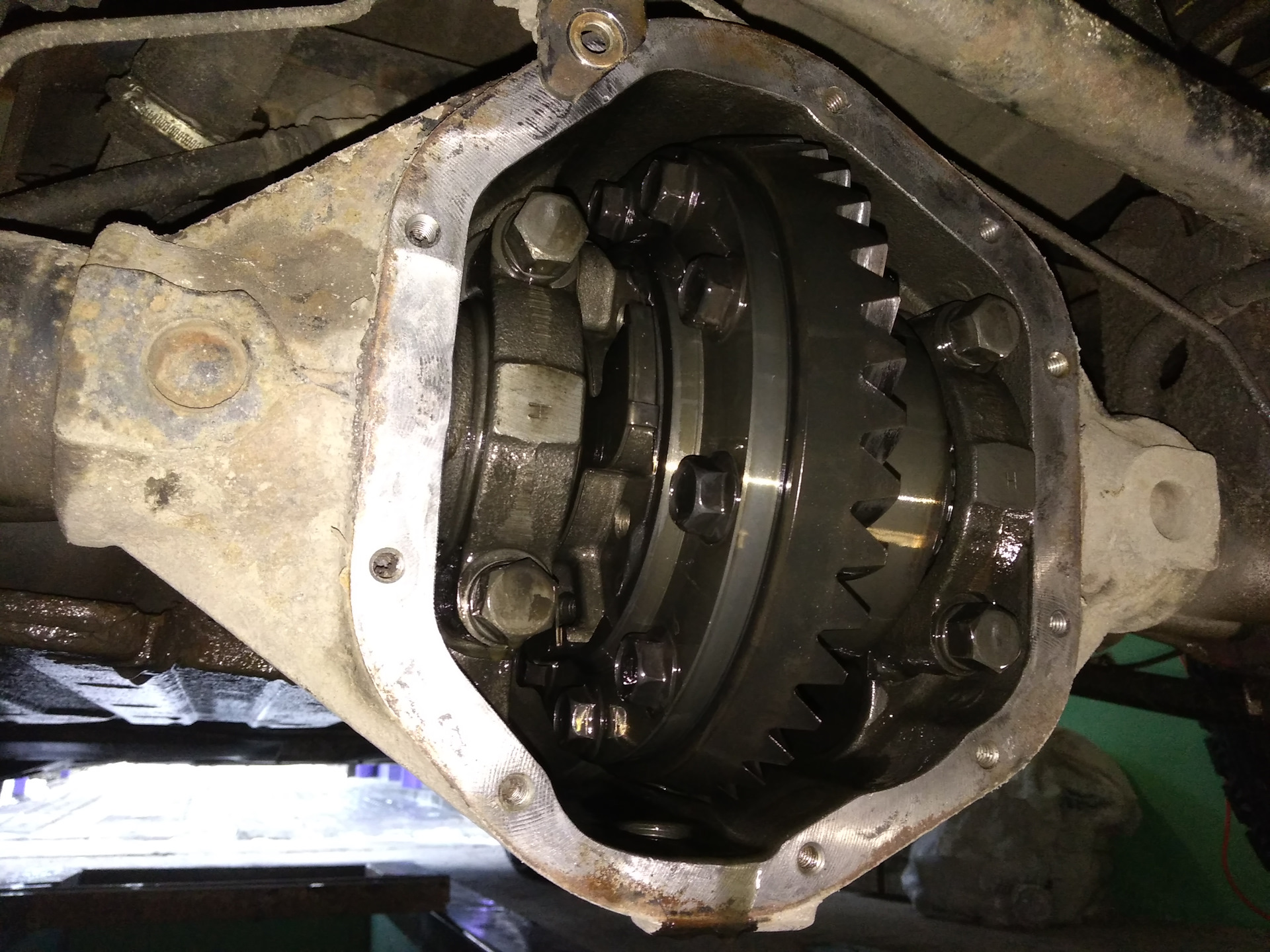 7 дизель. Люфт сателлитов дифференциала. Дифференциал заднего моста газ 3110. Редуктор заднего моста рено дастер. Блок сателлитов переднего редуктора прадо 90.