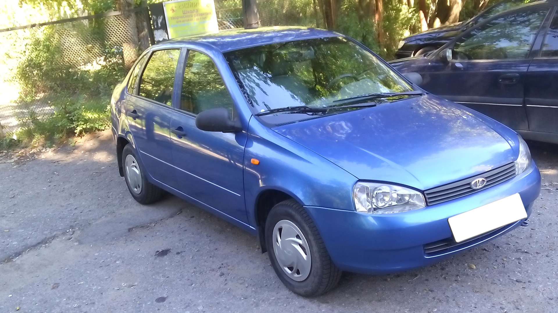 Lada Калина седан 1.6 бензиновый 2007 | 