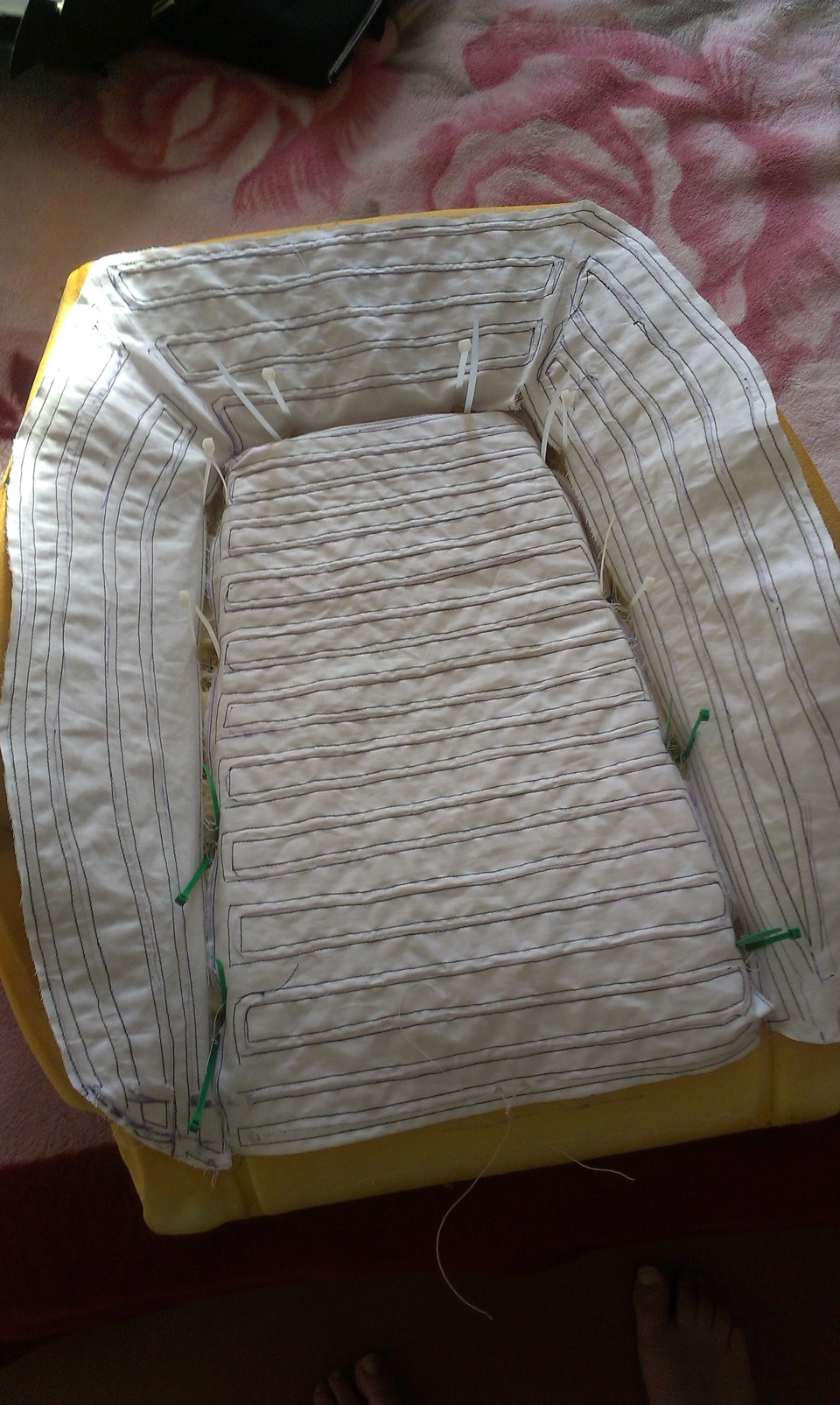 Вот и спинка готова, приступаем к сборке сиденья, вместо колец хомутики — KIA Ceed (1G)