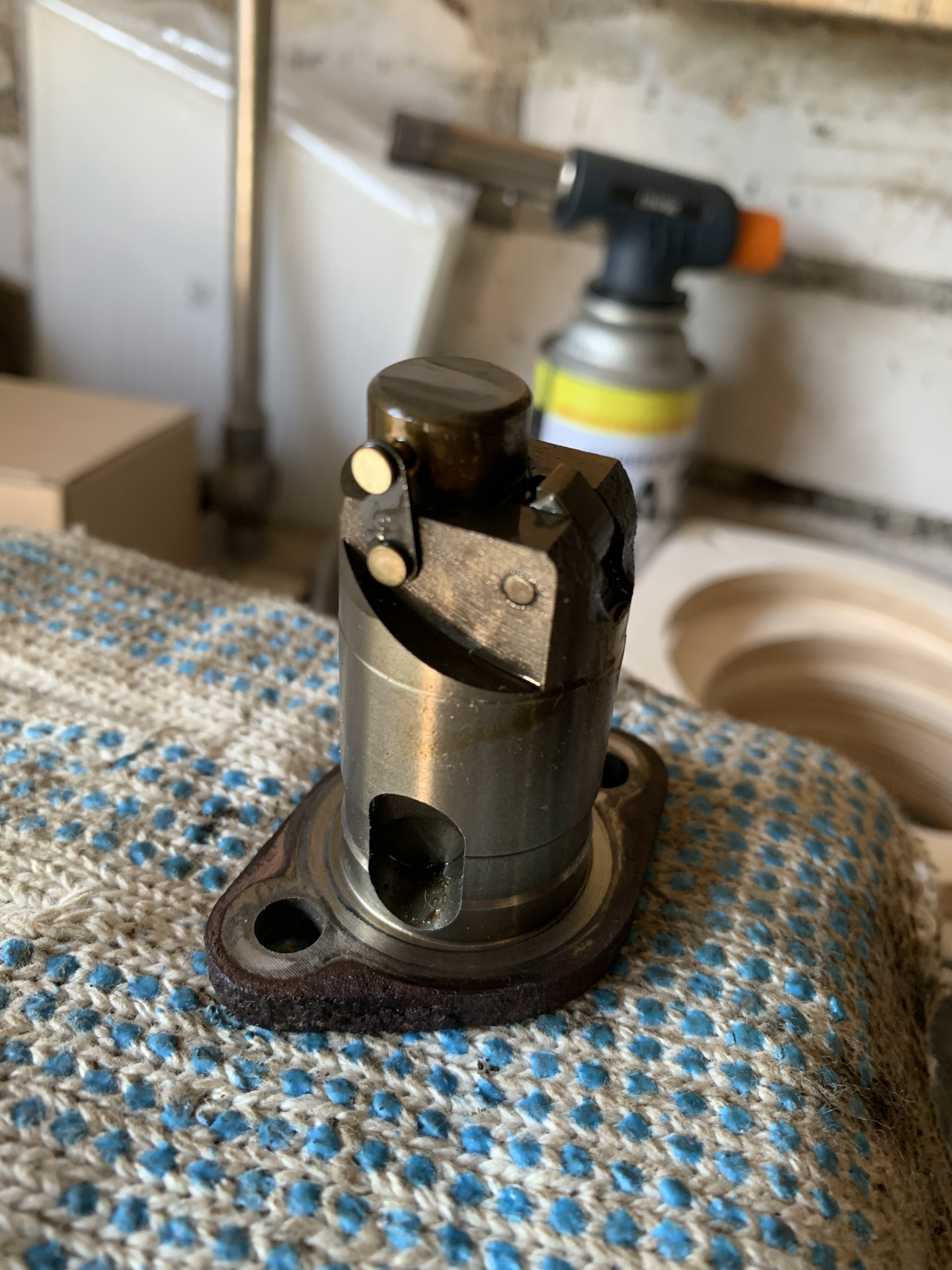 Замена прокладки натяжителя цепи — Toyota Prius (30), 1,8 л, 2009 года ...