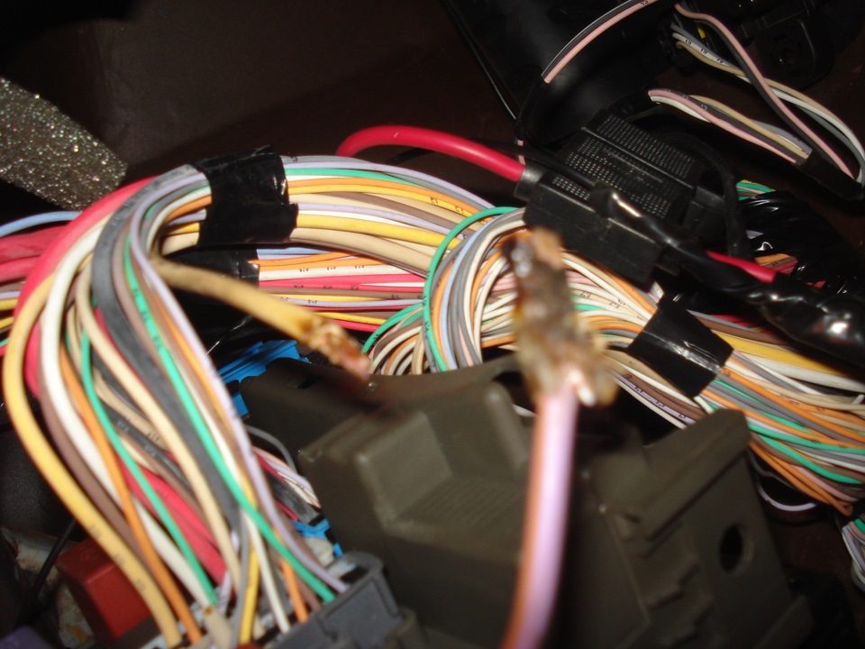 Запах горелого пластика в салоне — Renault Laguna II, 2 л, 2007 года ...