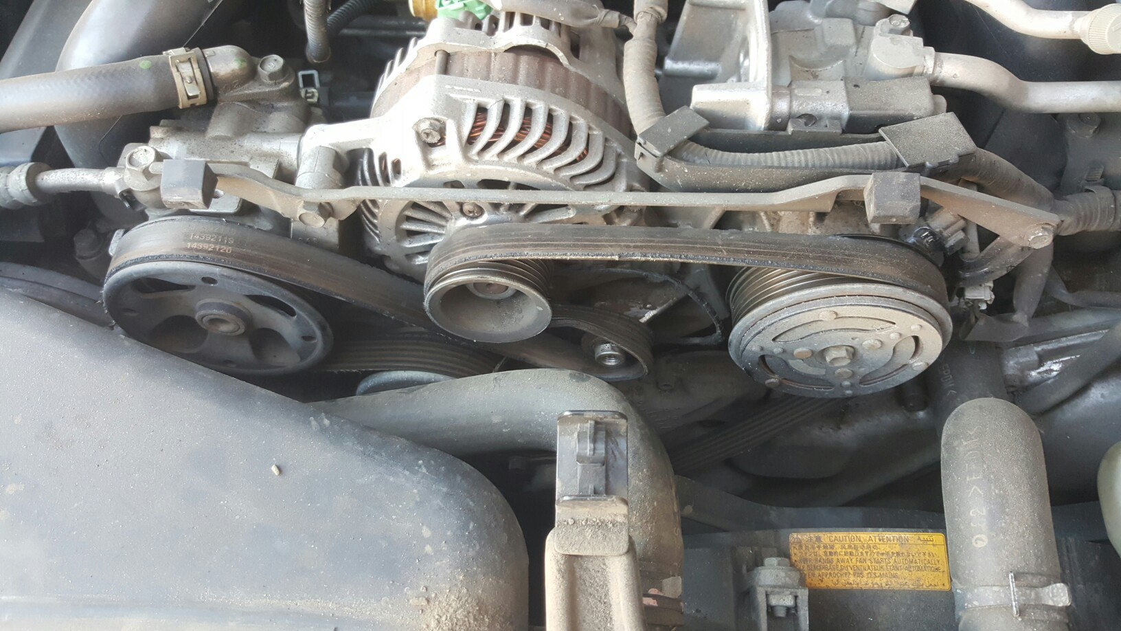 Порванный приводной ремень. Вольво xc60 ремень генератора. Обрыв приводного ремня. Обрыв приводного ремня. 5.