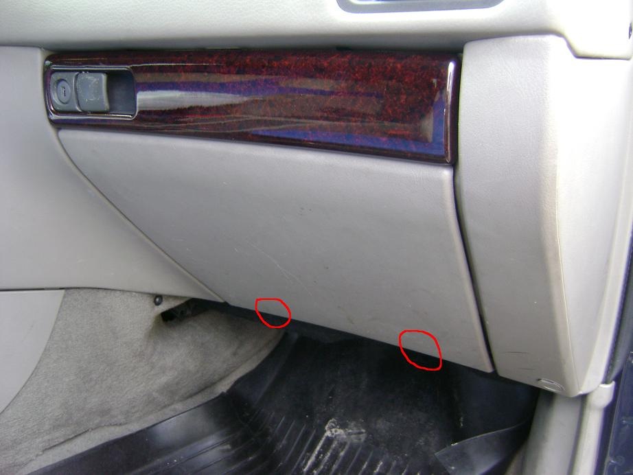Как снять бардачок volvo