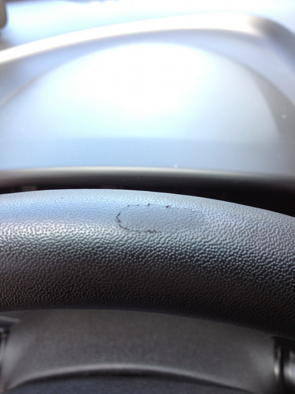 Начала облезать кожа на руле… — Hyundai Solaris, 1,6 л, 2012 года ...