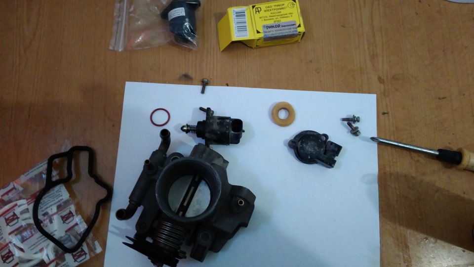 чистка дросселя и замена датчиков — Lada Калина седан, 1,4 л, 2008 года ...